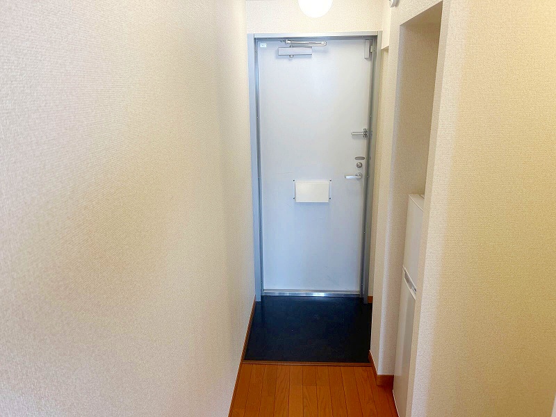レオパレスグレイシャス 玄関