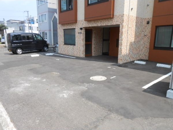 クレアN26 駐車場