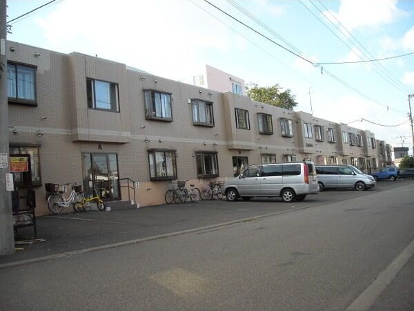 セトル西岡 駐車場