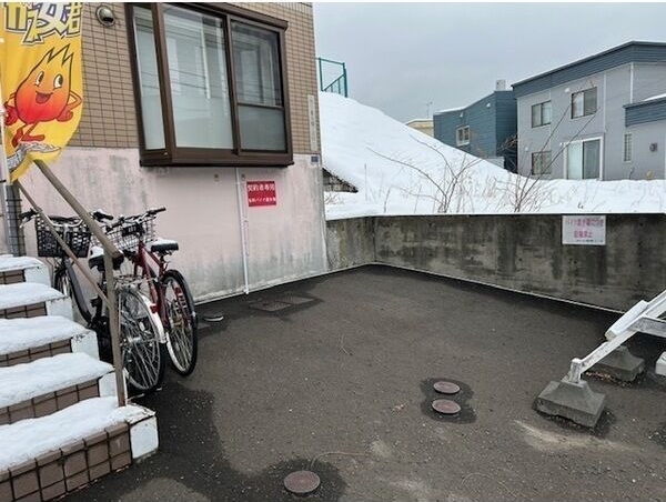 セトル西岡 駐車場