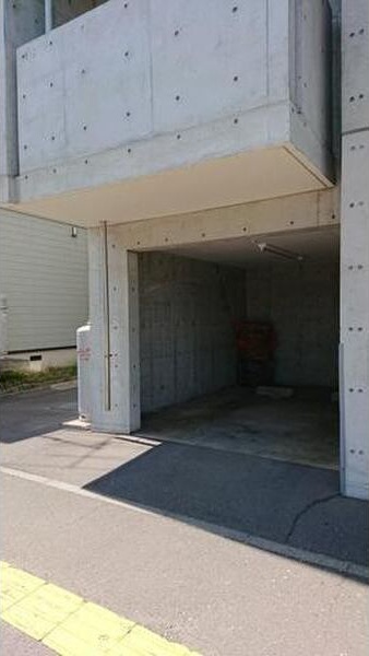 ラフィナート美園 駐車場