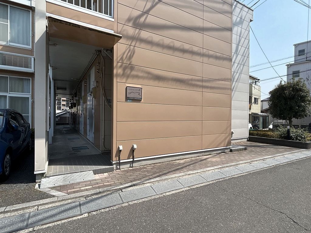 レオパレスＲＥＤ　ＷＡＶＥ その他
