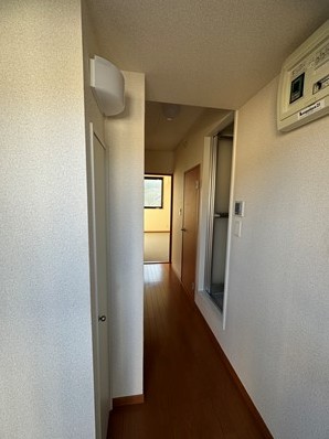 レオパレス金森 玄関
