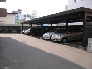 MANSION KURODA山鼻19条 駐車場