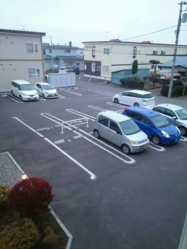 ベルメゾン　中鈴蘭Ⅱ 駐車場