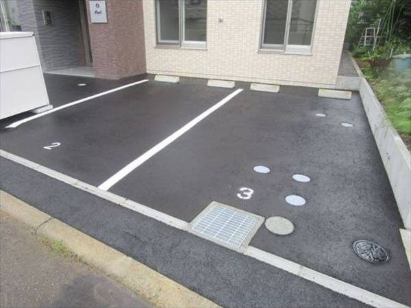 アウル(OWL) 駐車場