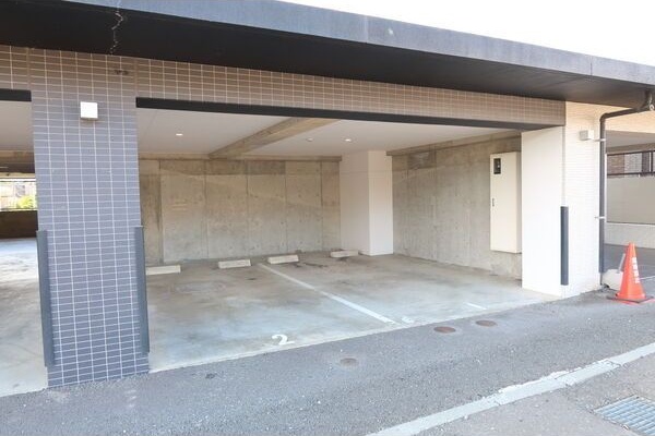 fleuve(フルーヴ)福住 駐車場