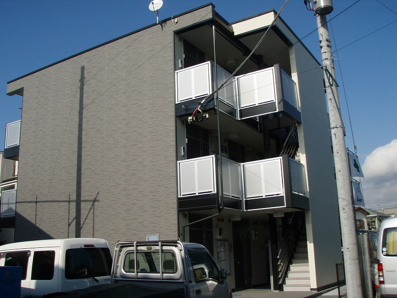 レオパレスDAIKATU M 外観