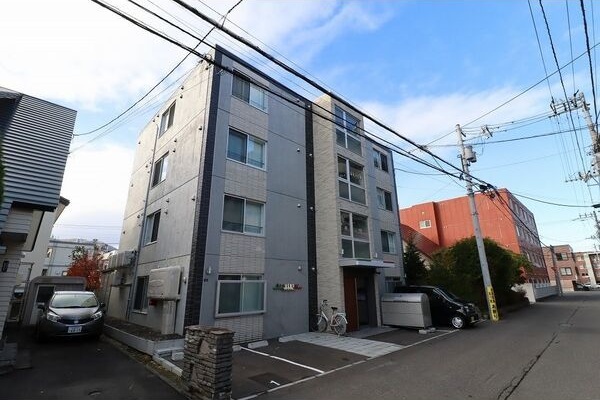 アッソルッソ澄川 外観