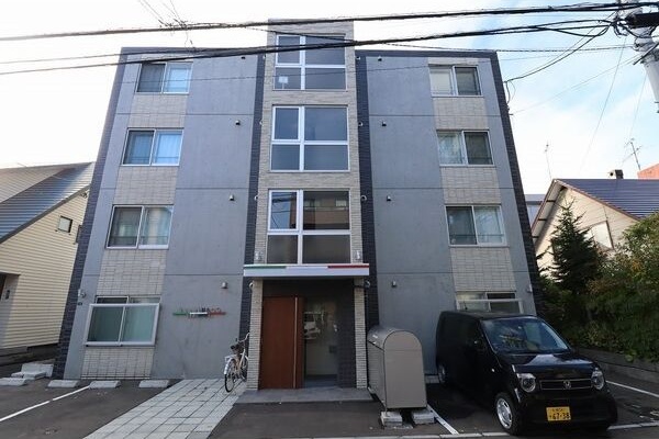 アッソルッソ澄川 外観