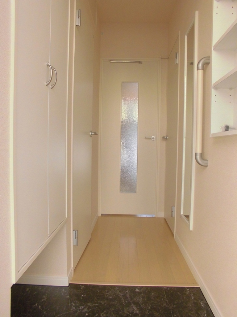 レオネクストサンタ 玄関
