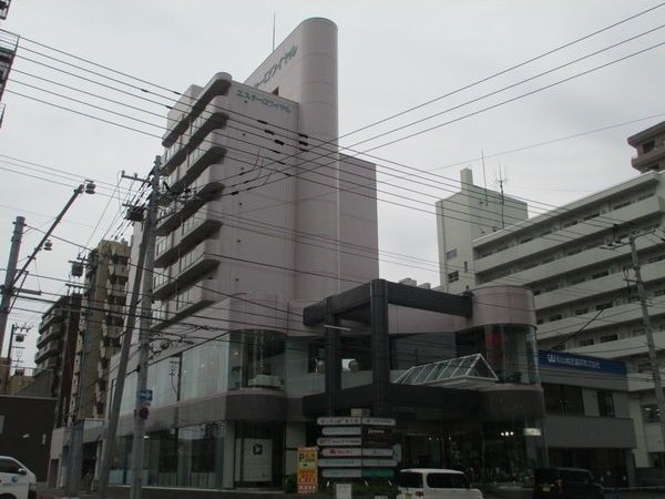 サンタの館医大前 外観