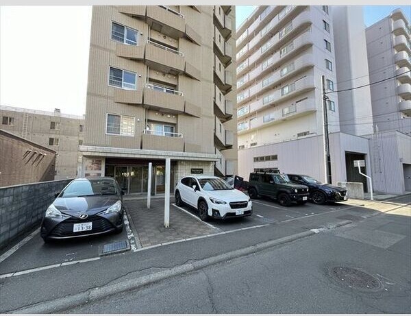 フォレスト円山 駐車場