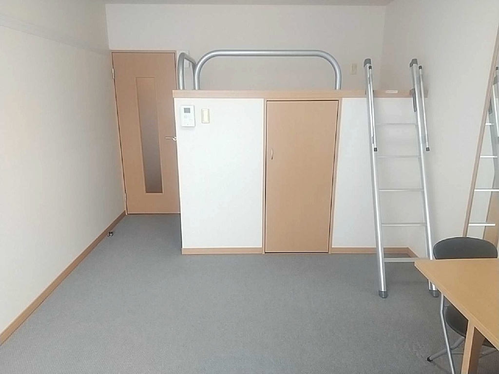 レオパレスあおば リビング
