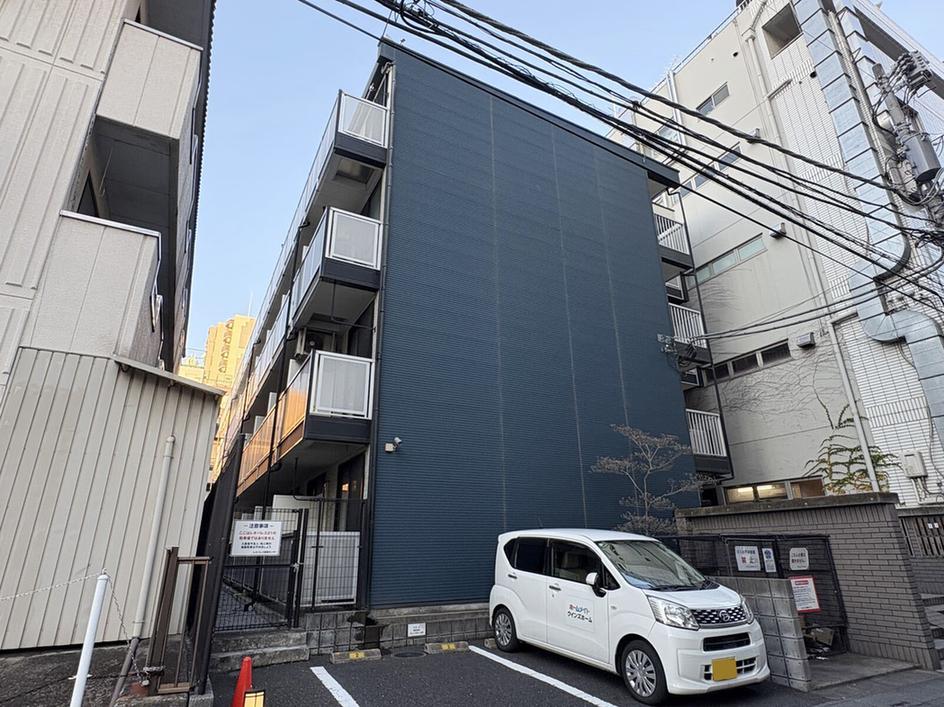 レオパレスプレステージ草加 外観