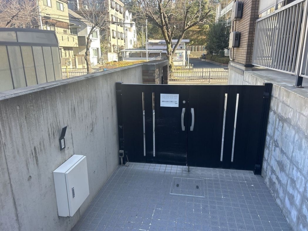 レオパレスア　ボンド その他