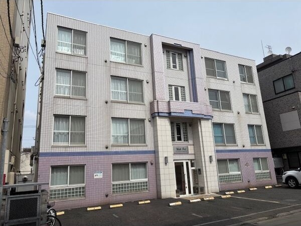 With Pet 新道東駅前 外観
