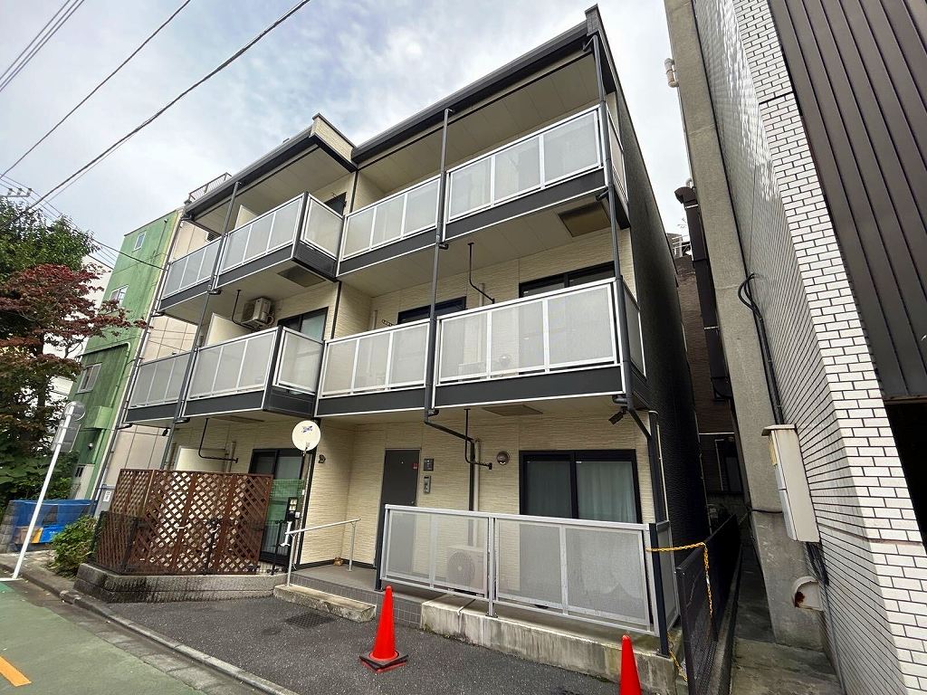 レオパレス三ヶ田 外観