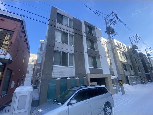 プレジール札幌 外観