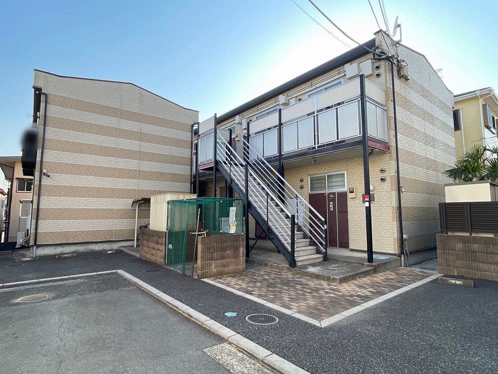 レオパレスエルミタージュ 外観