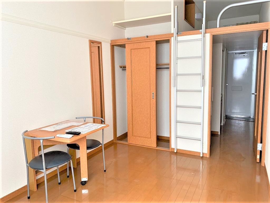 レオパレスフロール市沢 リビング