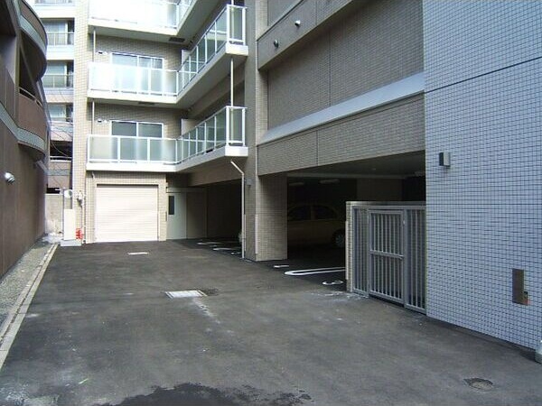 ロコマージョ 駐車場