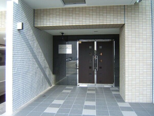 ロコマージョ エントランス