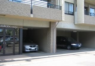MANSION KURODA南8条 駐車場