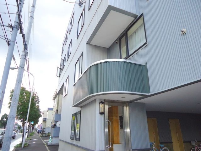 M&R 外観