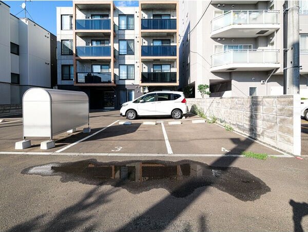 Oakmont 駐車場