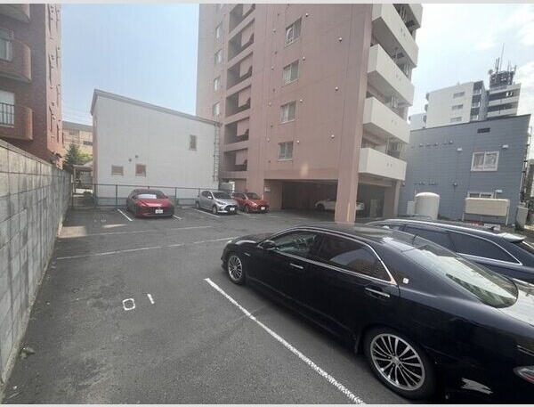 Azzurri　Garden山鼻 駐車場