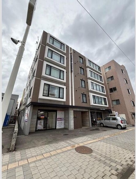 アルファスクエア南4西15 外観