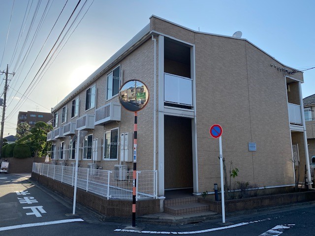 レオパレスパインツリーはうす 外観