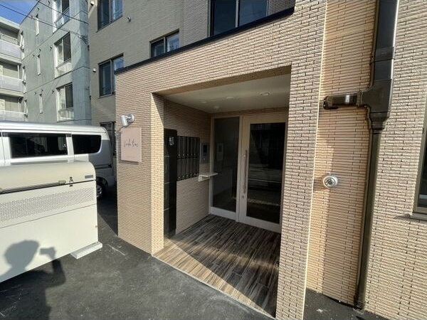 viride tres エントランス