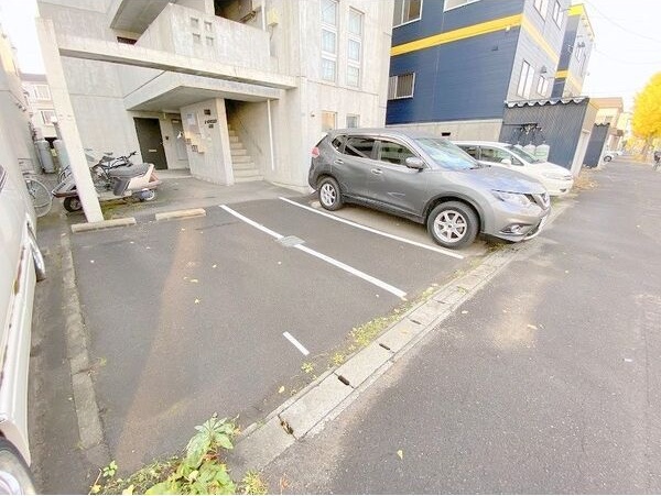 アーバンクラスタ元町Ⅱ 駐車場