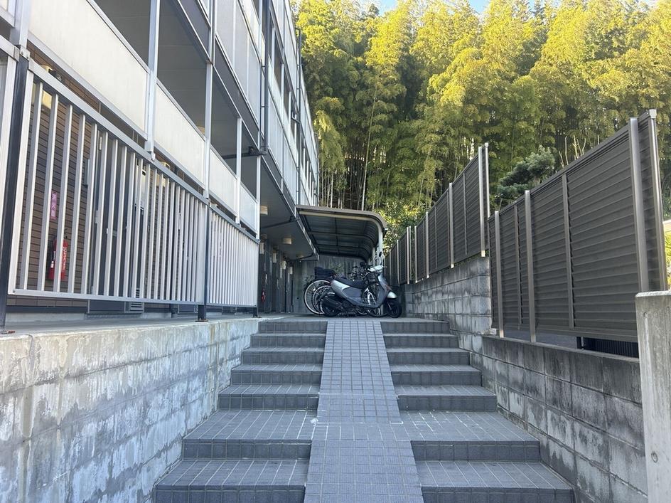 レオパレスア　ボンド その他