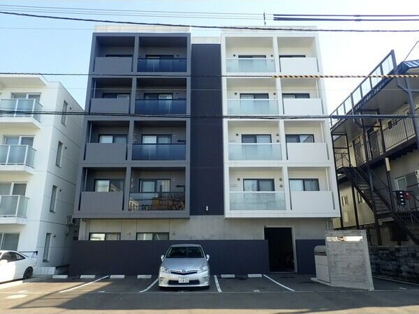 アヴェンタドール学園前 外観