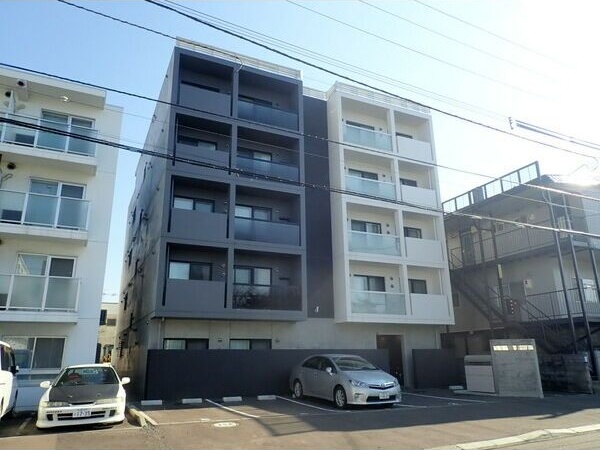 アヴェンタドール学園前 外観