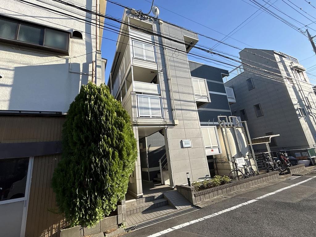 レオパレスピースエム 外観