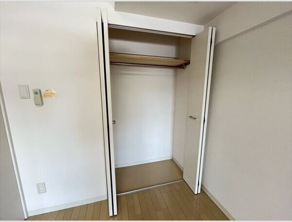 クラッセ円山　EAST 収納