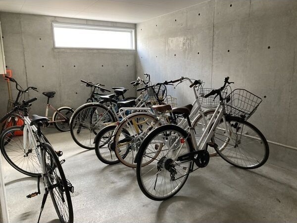 アステール学園前 駐車場
