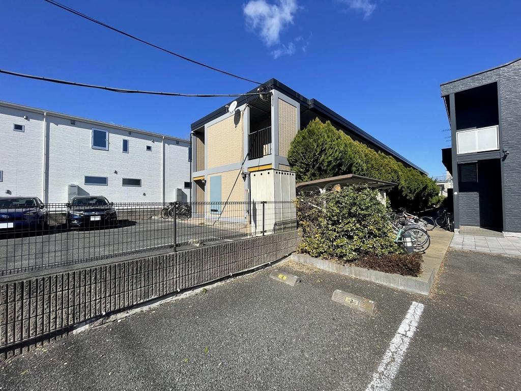 レオパレスフローラ 外観