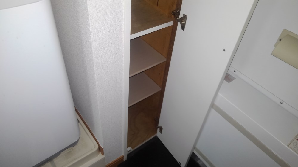 レオパレス竹 玄関