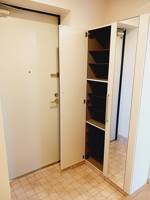 グランド　コモンズ 玄関