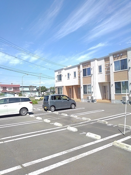 ガーディノディルースⅡ 駐車場