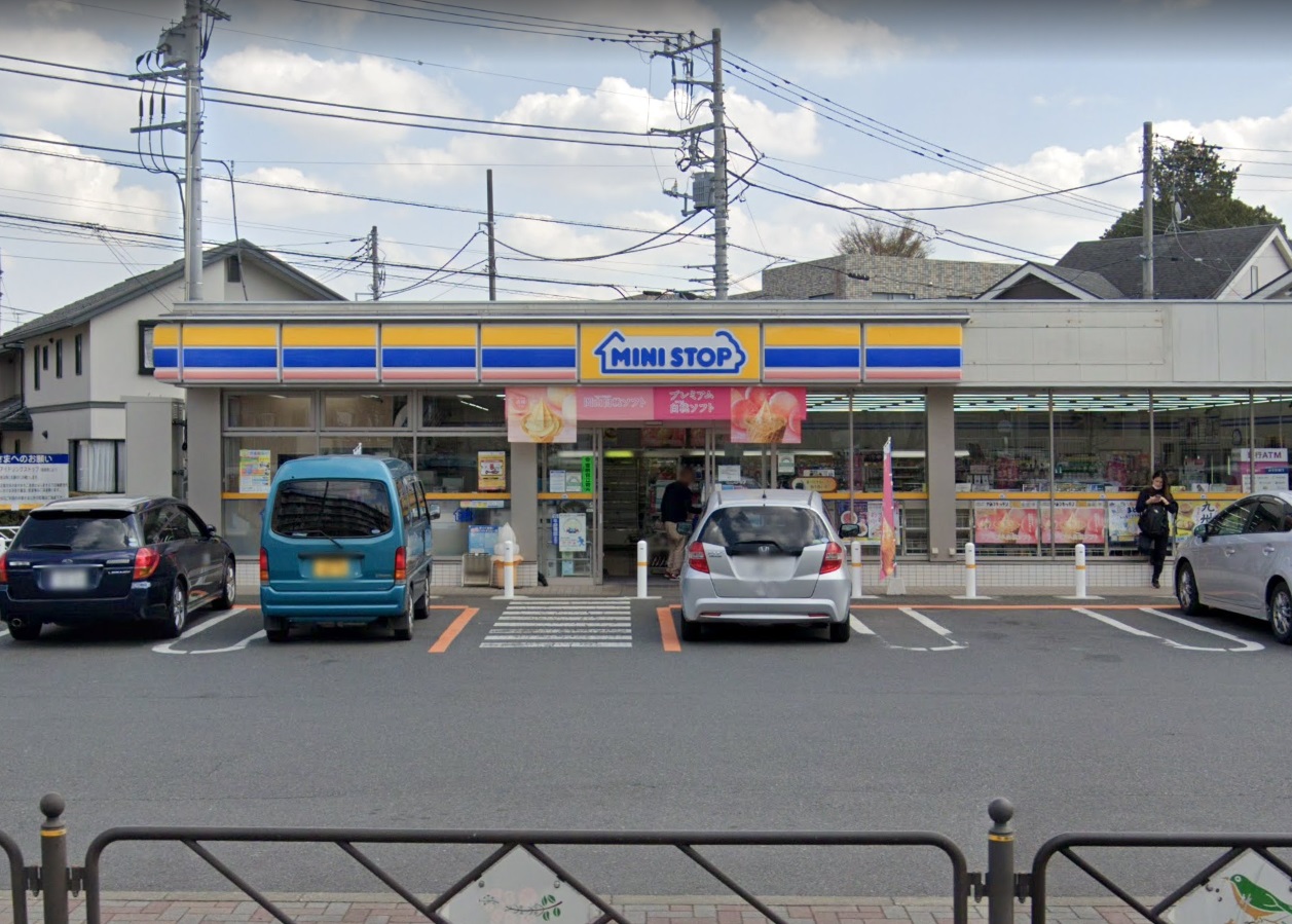 カームＹＯＳＨＩＤＡ コンビニ