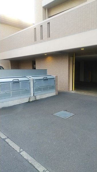 エナコート大通22 駐車場