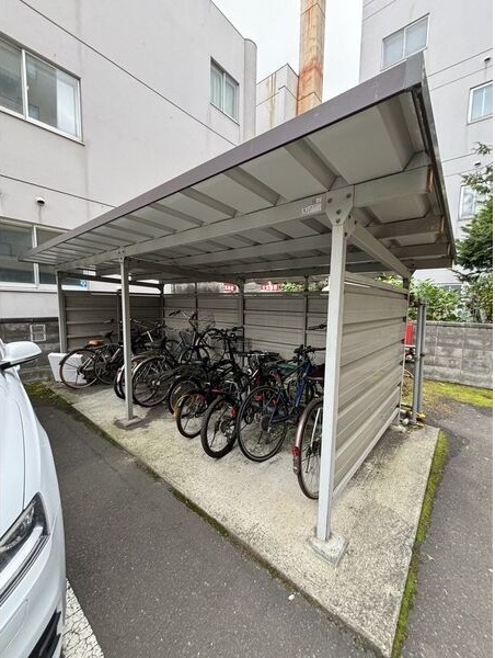 オリオンコート 駐車場