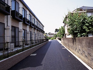 レオパレスラ　プランタン 外観