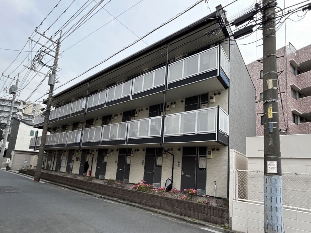レオパレスアピラ 外観